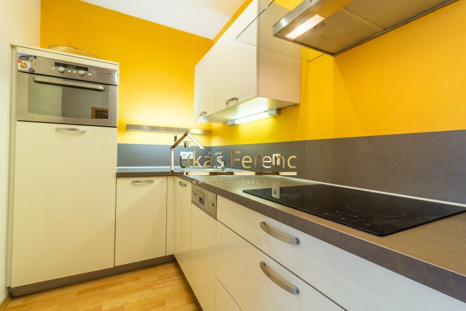 Pronájem, byt 2+kk, 53 m2, Praha, ul. Počátecká