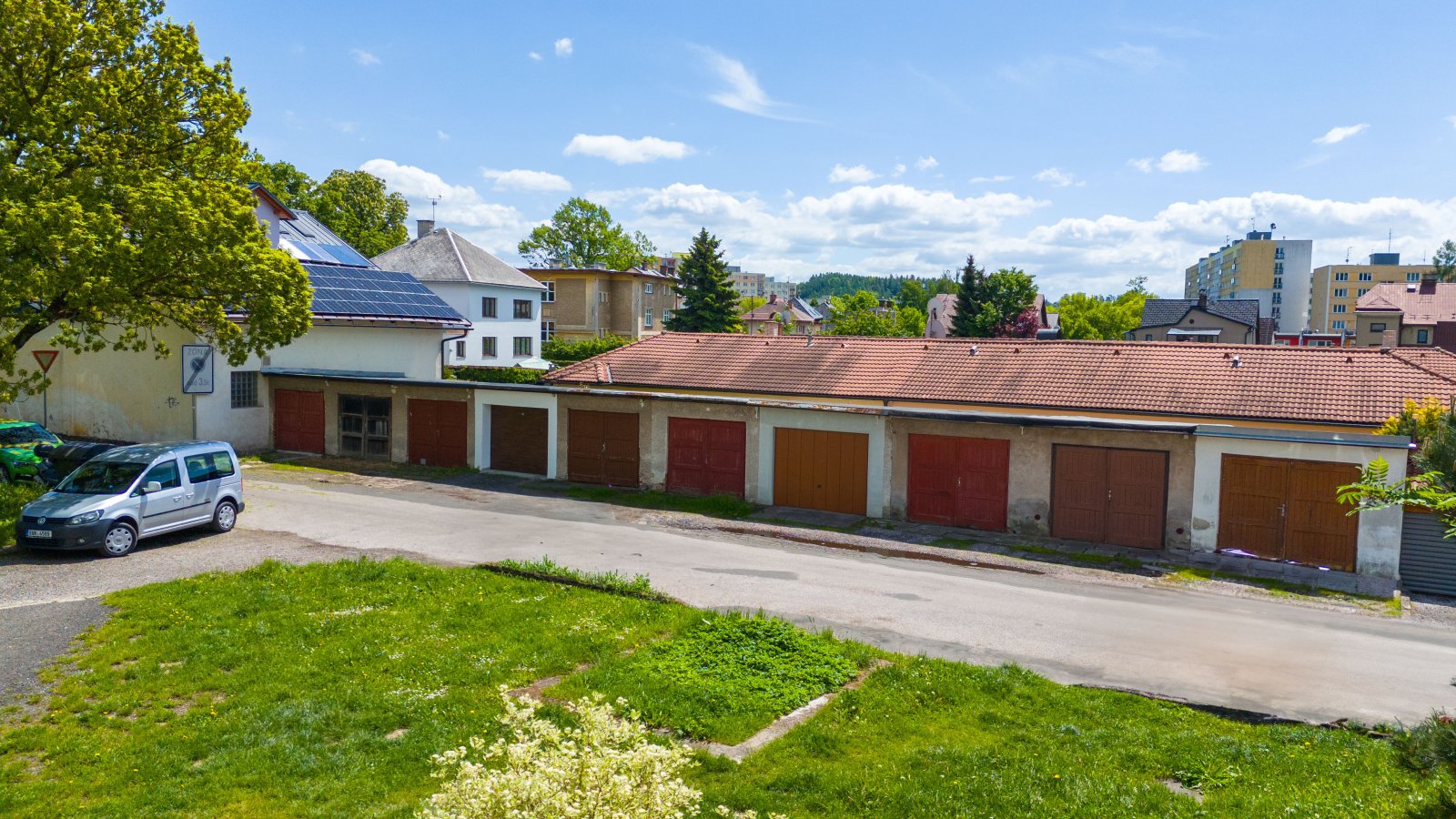 Rezervace: Garáž, elektrická vrata - Trutnov - Horní Staré Město