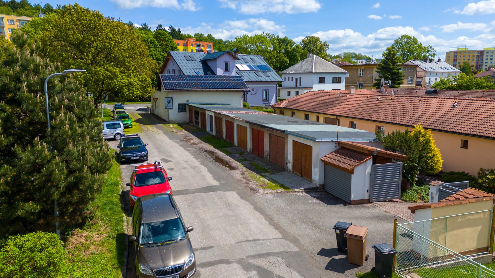 Rezervace: Garáž, elektrická vrata - Trutnov - Horní Staré Město
