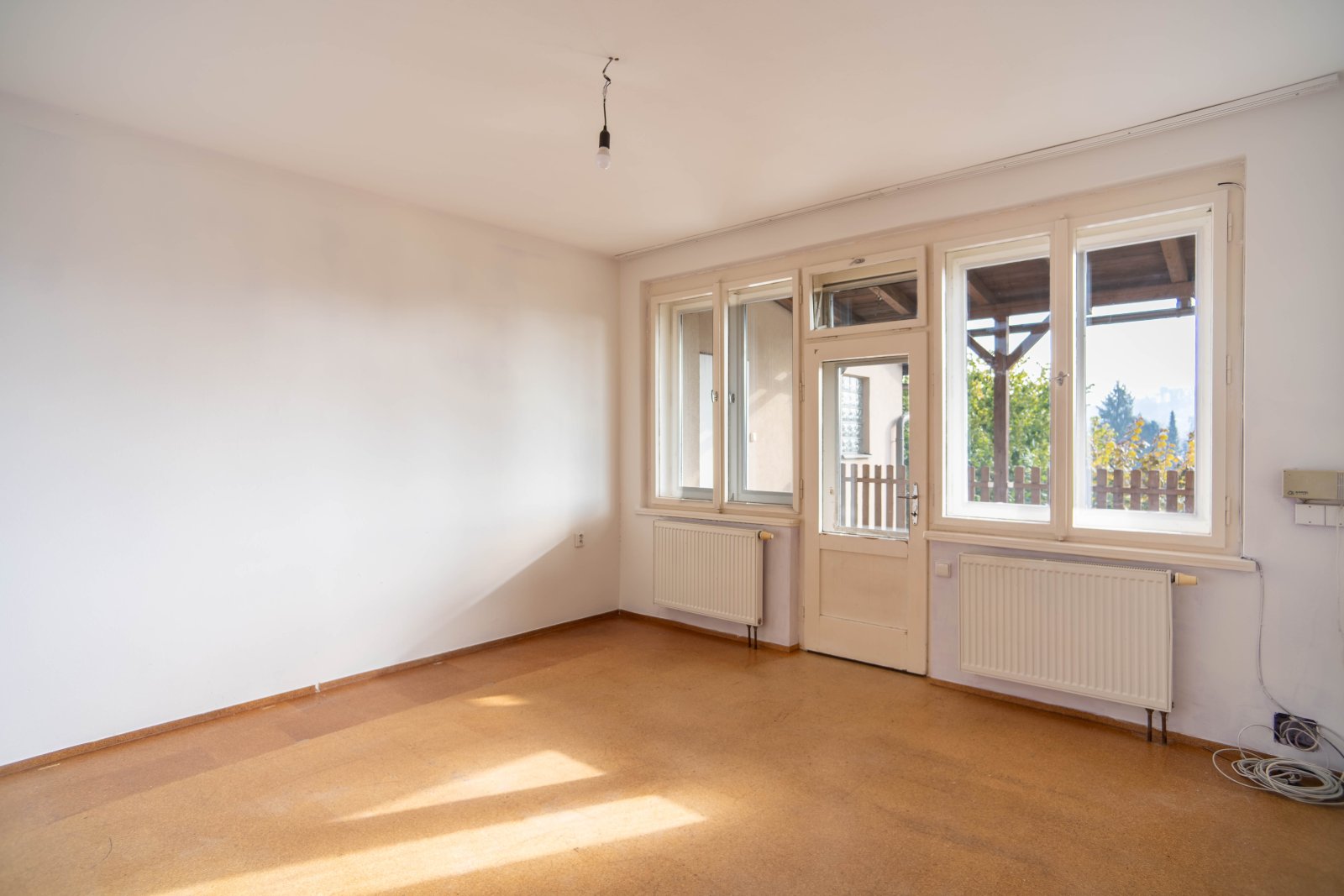 Rodinný dům se 3 bytovými jednotkami, 2x Garáž a zahrada – Úpice, ulice A. Bunzla