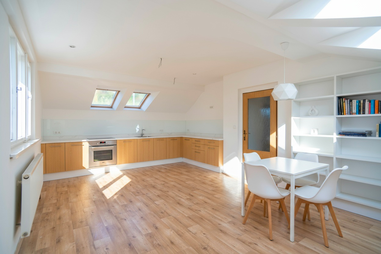 Rodinný dům se 3 bytovými jednotkami, 2x Garáž a zahrada – Úpice, ulice A. Bunzla