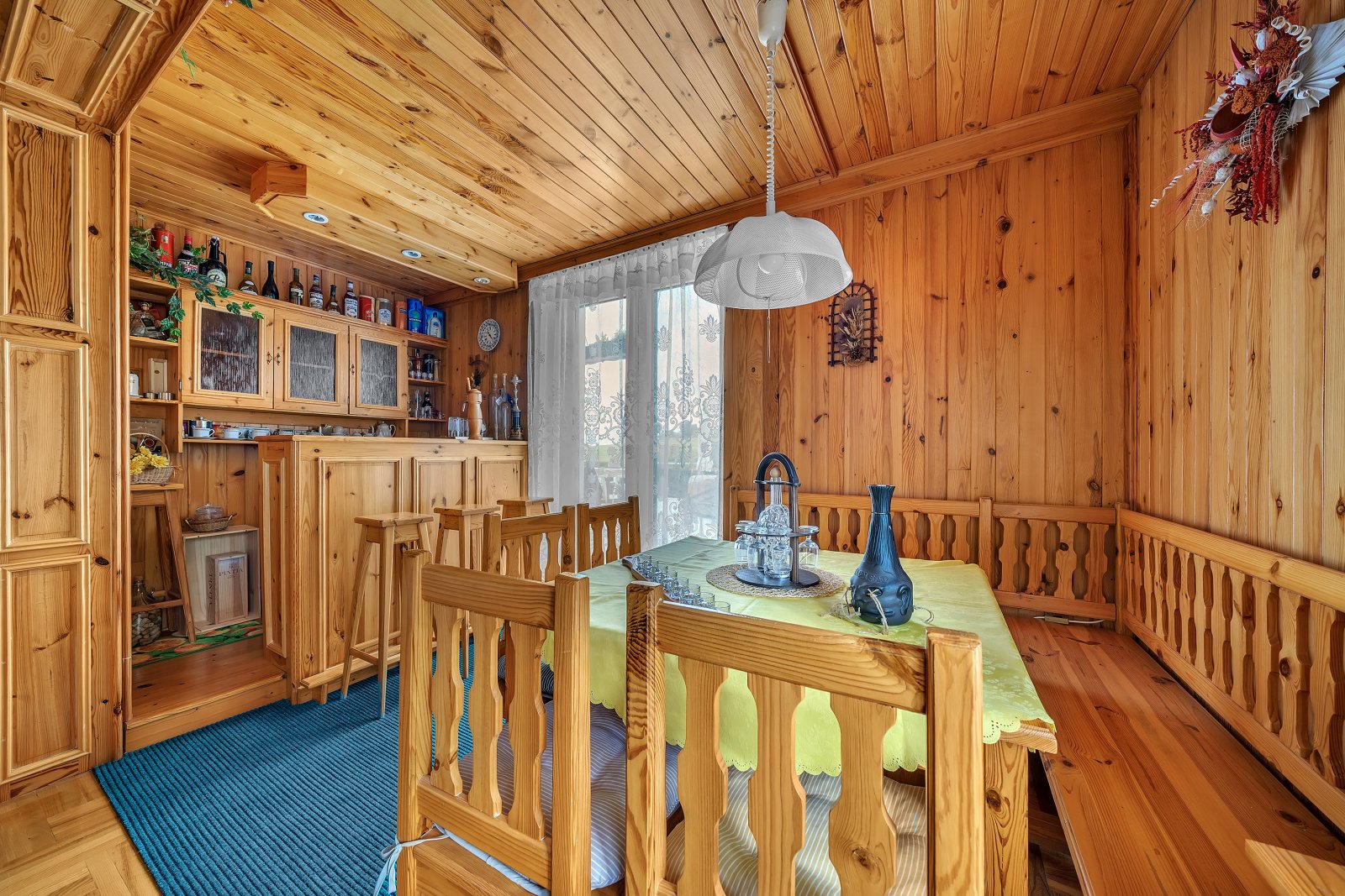 Výjimečný rodinný dům s garáží a naprostým soukromím v Červeném Kostelci
