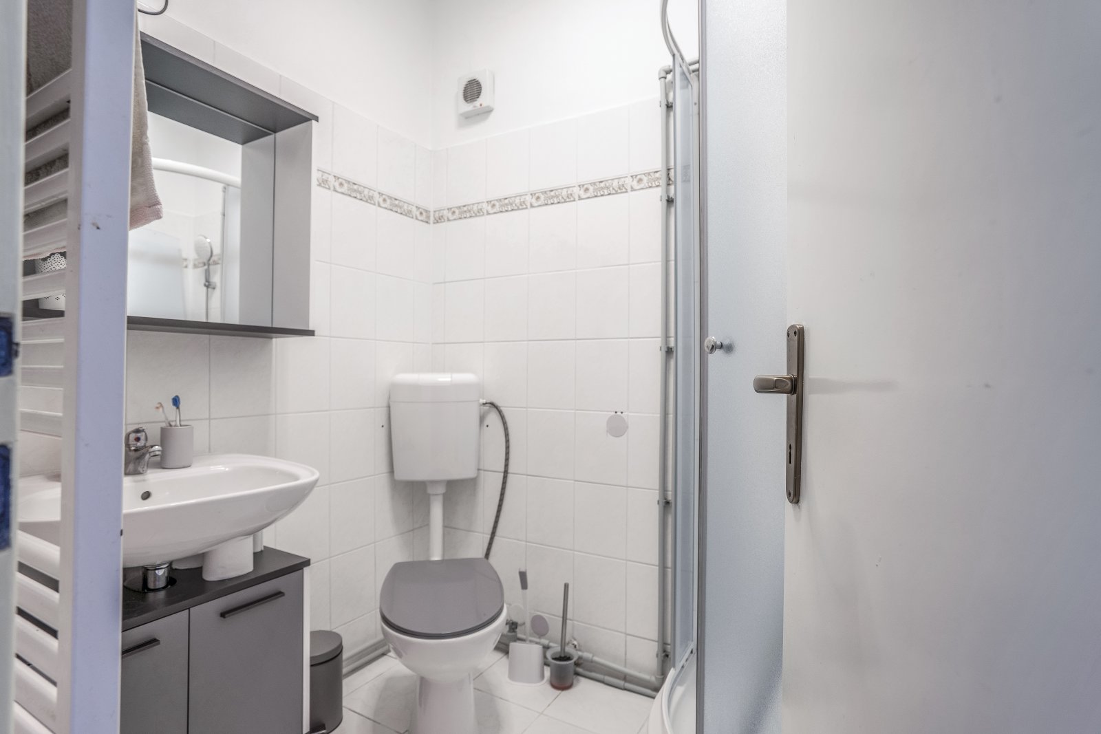 Rodinný dům s dvougaráží, vhodné jako dvougenerační bydlení, Trutnov, Rýchorská ul.