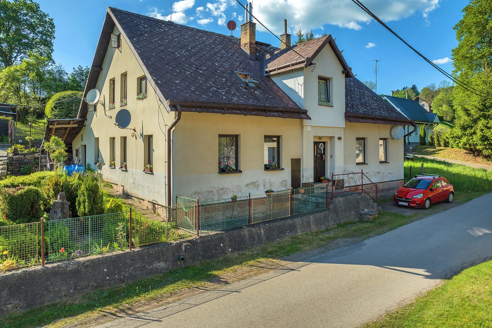 Zděný byt 2+1 s garáží a zahradou, Markoušovice - Velké Svatoňovice