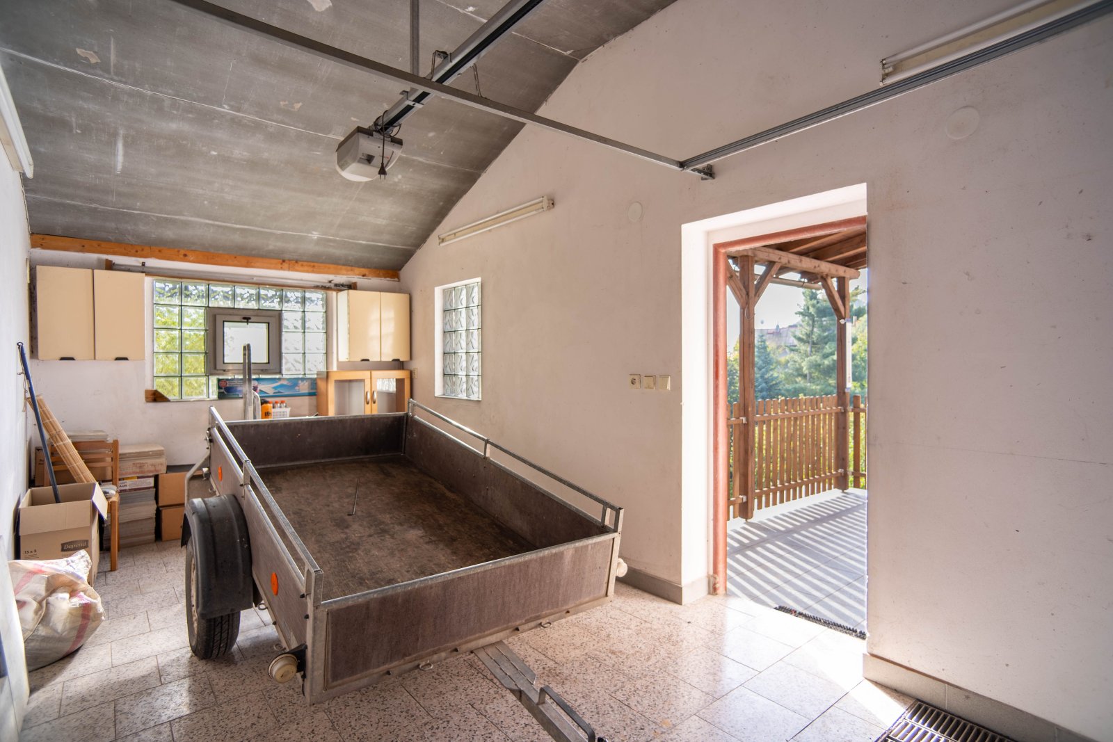 Rodinný dům se 3 bytovými jednotkami, 2x Garáž a zahrada – Úpice, ulice A. Bunzla