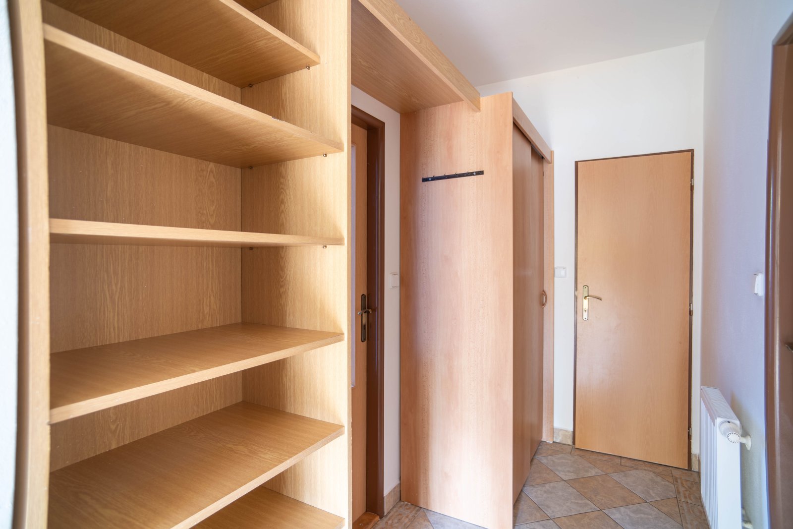 Rodinný dům se 3 bytovými jednotkami, 2x Garáž a zahrada – Úpice, ulice A. Bunzla