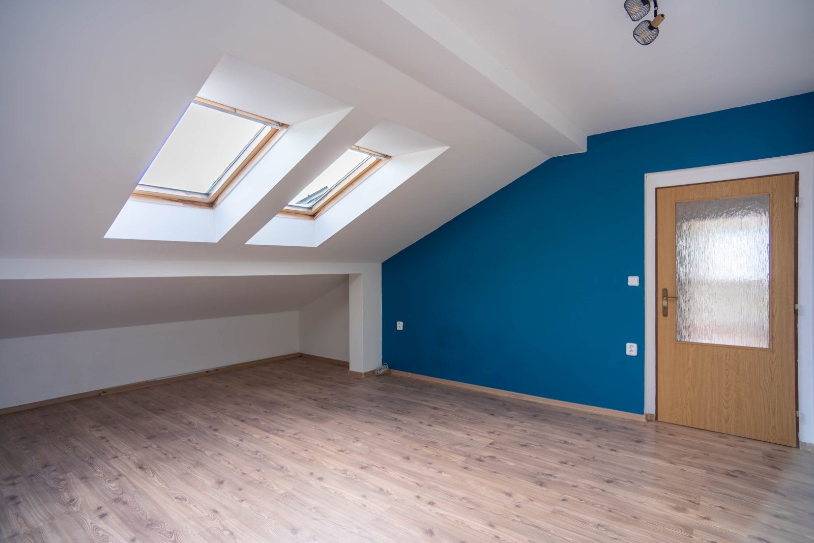 Rodinný dům se 3 bytovými jednotkami, 2x Garáž a zahrada – Úpice, ulice A. Bunzla