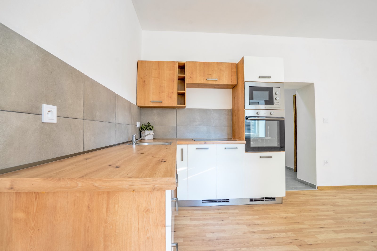 Zděný byt 2+kk po kompletní rekonstrukci, osobní vlastnictví, Úpice, okres Trutnov