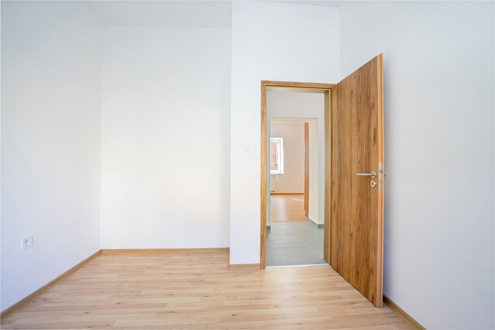 Zděný byt 2+kk po kompletní rekonstrukci, osobní vlastnictví, Úpice, okres Trutnov