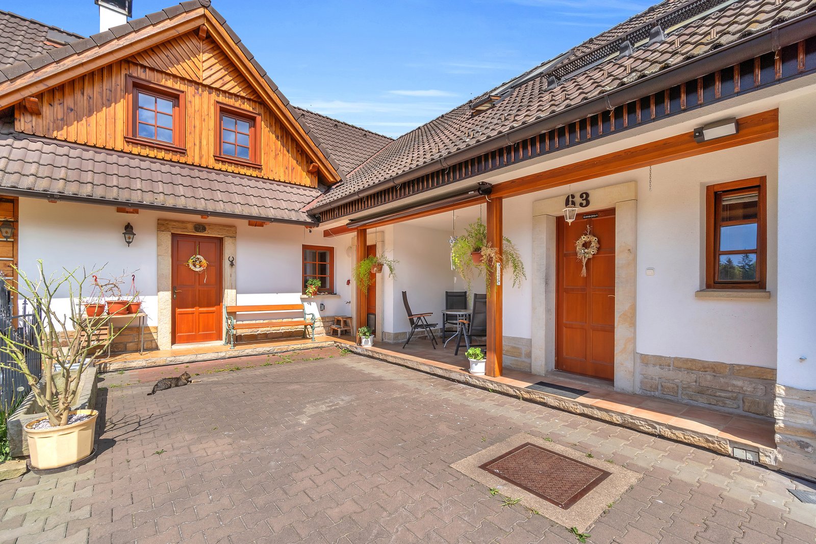 Poloroubenka a rodinný dům - Suchovršice - Trutnov