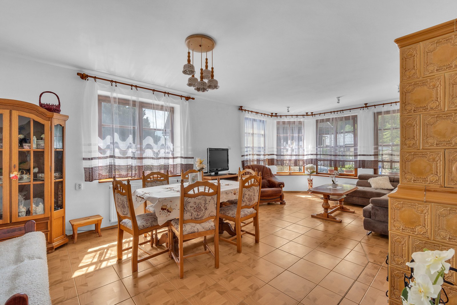 Poloroubenka a rodinný dům - Suchovršice - Trutnov