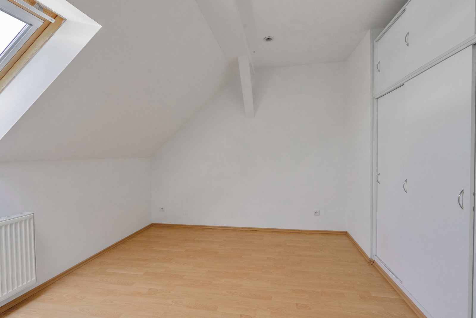 Zděný byt 2+kk po rekonstrukci, garáž, společná zahrada, Trutnov - centrum, ul. Polská