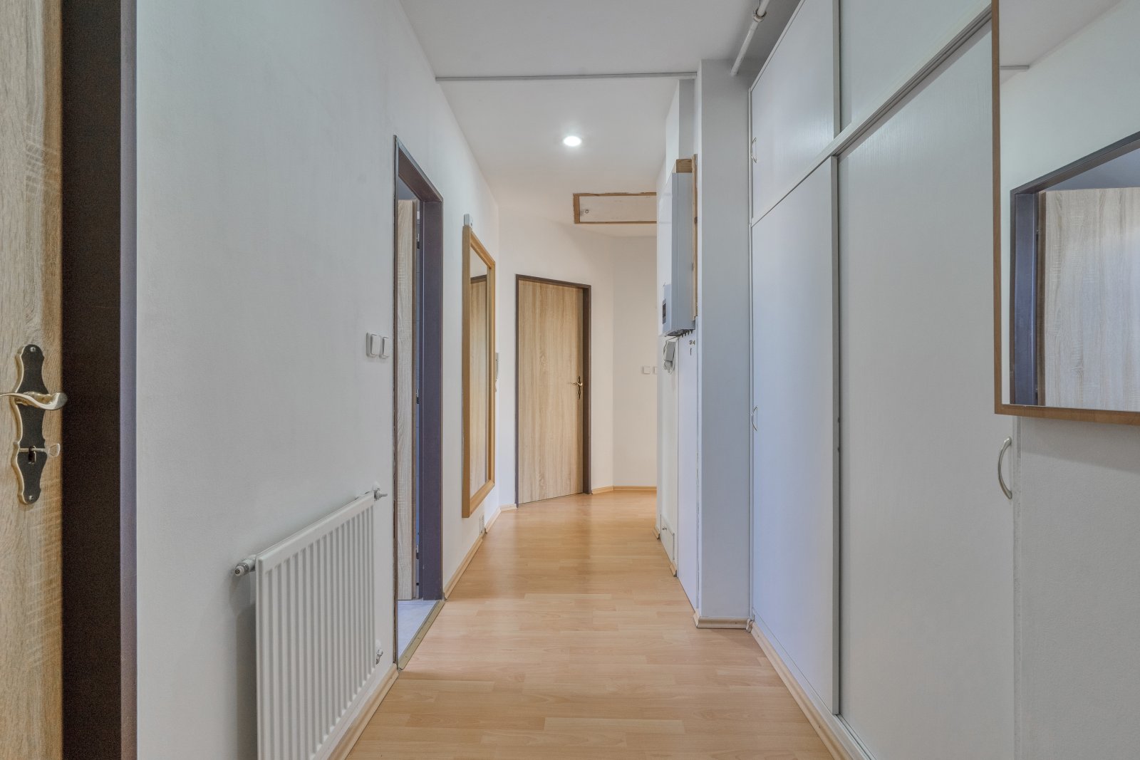 Zděný byt 2+kk po rekonstrukci, garáž, společná zahrada, Trutnov - centrum, ul. Polská