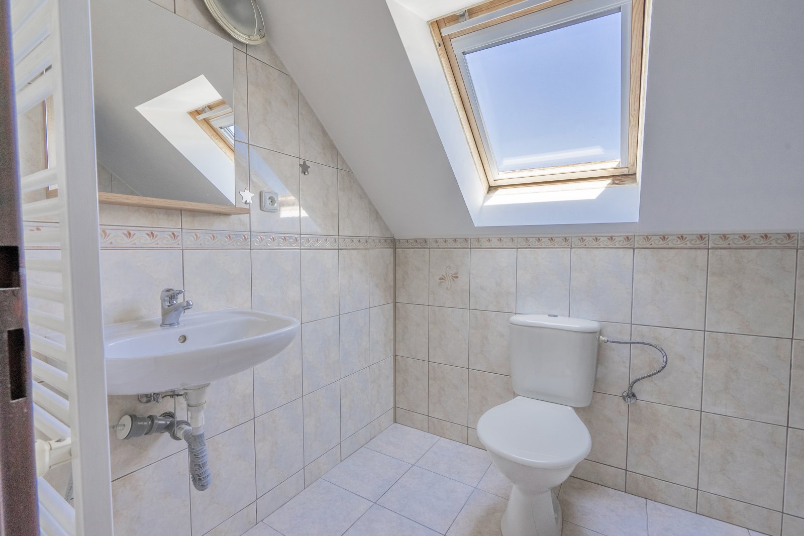 Zděný byt 2+kk po rekonstrukci, garáž, společná zahrada, Trutnov - centrum, ul. Polská