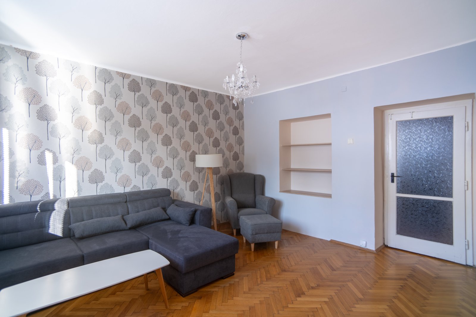 Pronájem bytu 2+1 s balkonem, 56 m² + 2 sklepy – Trutnov, ul. Železničářská