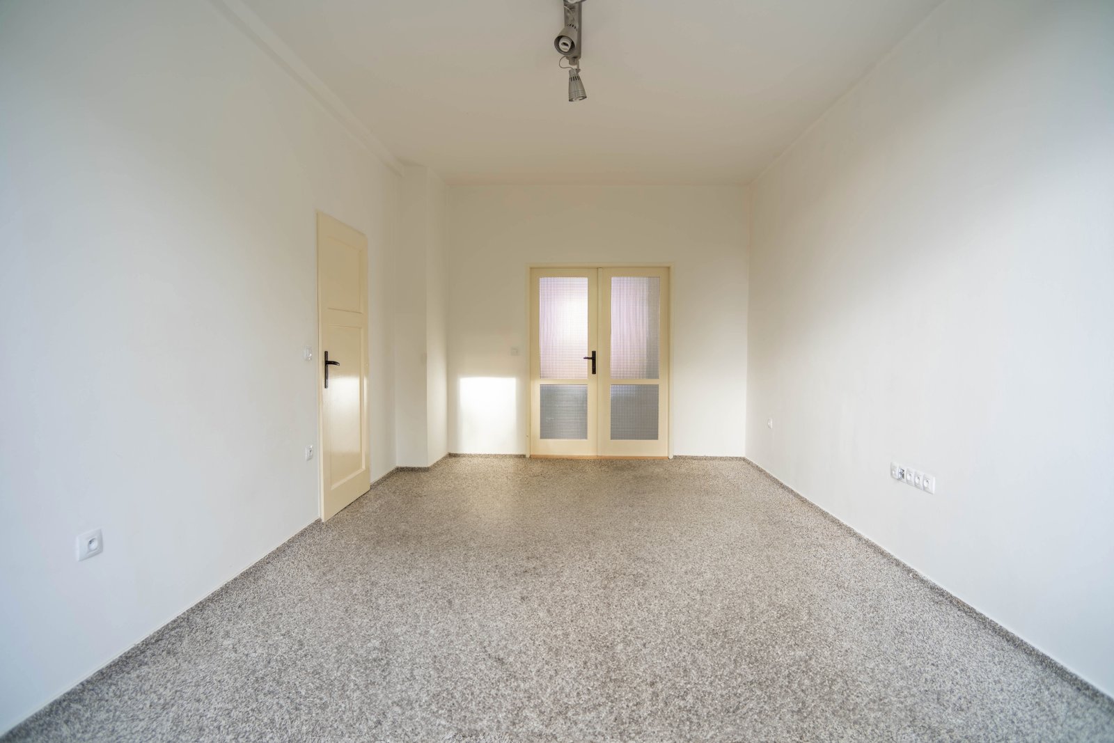 Pronajato: Pronájem bytu 2+1 v Trutnově – Palackého ulice, pár kroků od centra