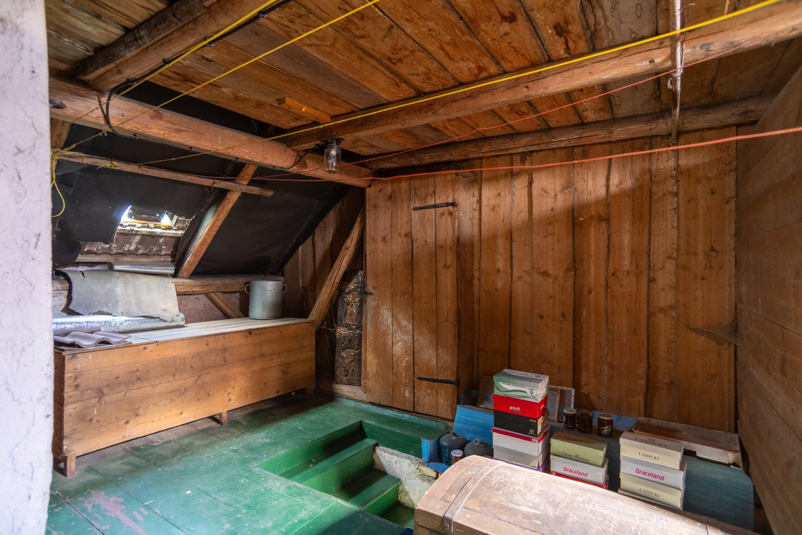 Rodinný dům s velkou zahradou, 2x garáž – Vlčice u Trutnova