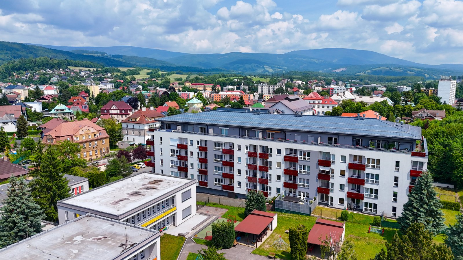 Byt 1+kk s vlastní zahrada, OV,  Vrchlabí centrum