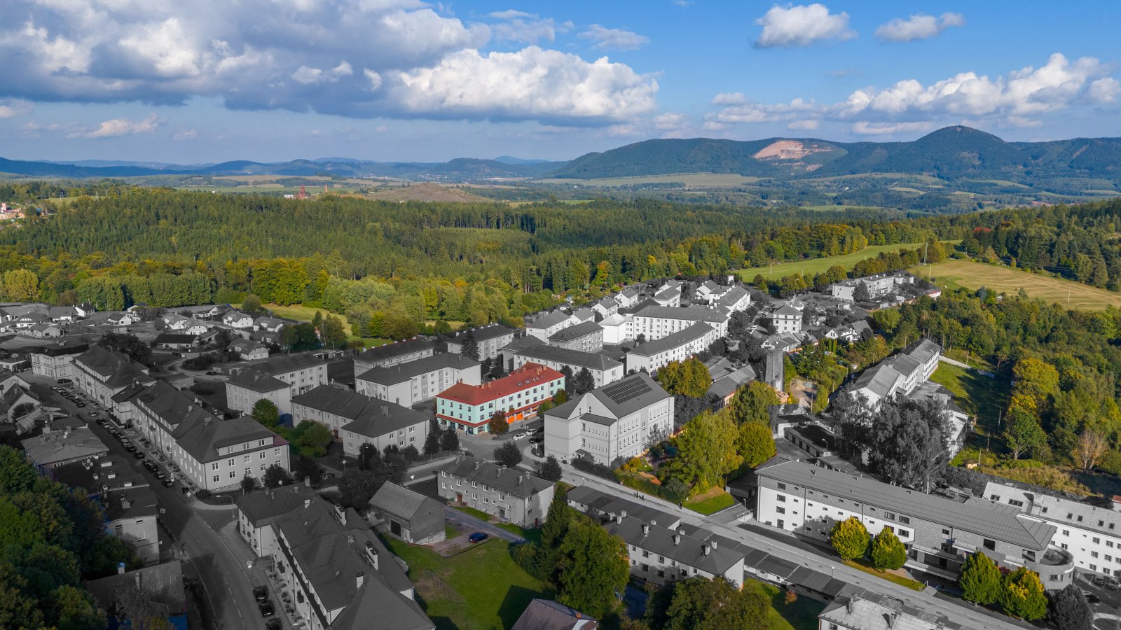 Slunný byt 3+1 - Žacléř - centrum - ulice  Na Pilíři