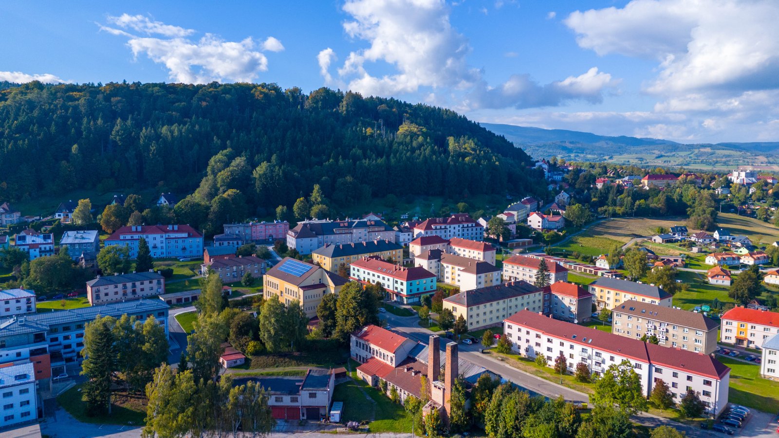 Slunný byt 3+1 - Žacléř - centrum - ulice  Na Pilíři