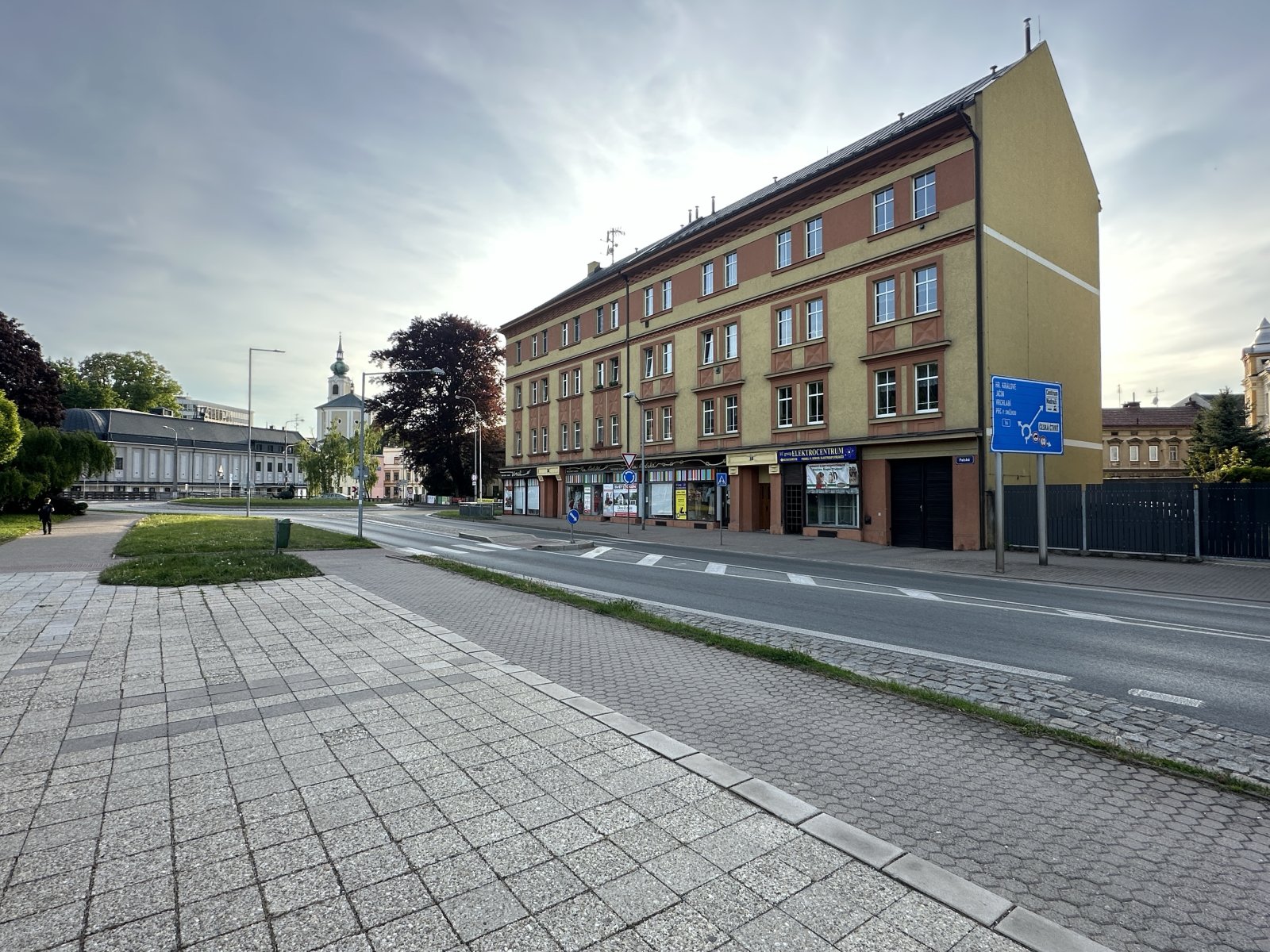 Pronájem: zděný byt 2+1, 100m2 - Trutnov - centrum ulice Polská