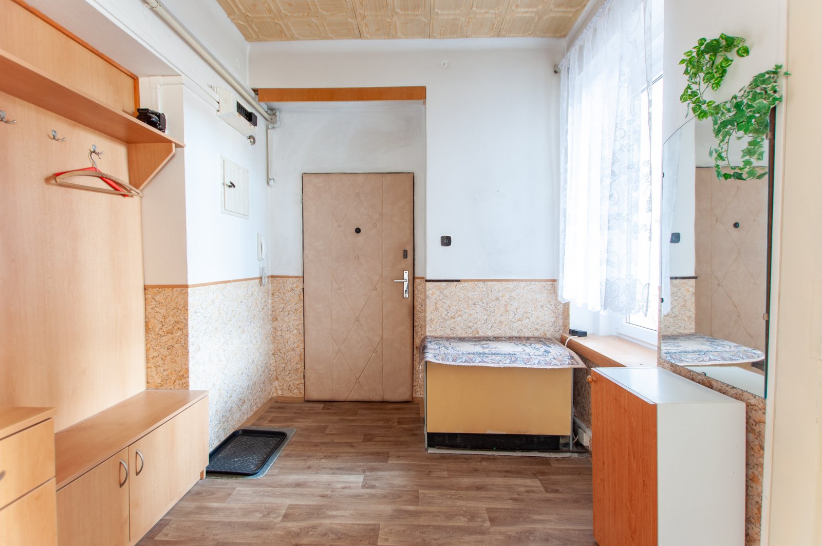 Pronájem: zděný byt 2+1, 100m2 - Trutnov - centrum ulice Polská