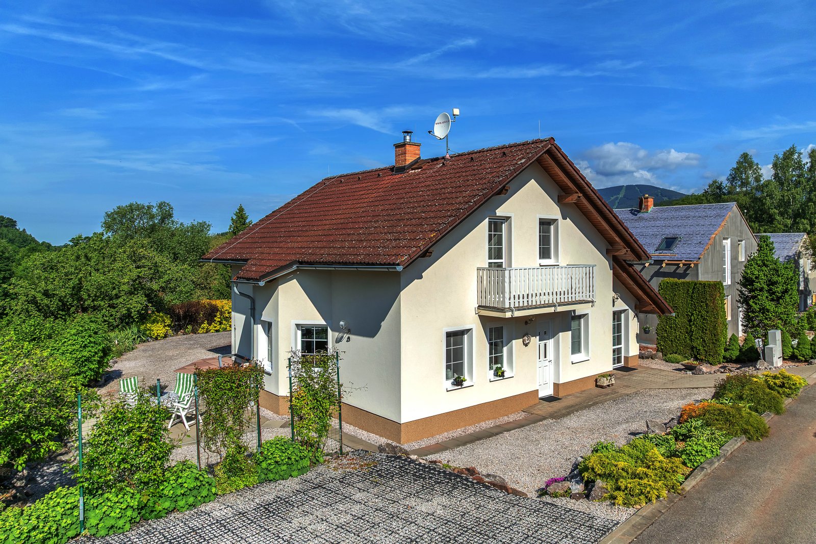 Rodinný dům 4+kk se zahradou, kolaudace 2008, Mladé Buky - Hertvíkovice, okres Trutnov