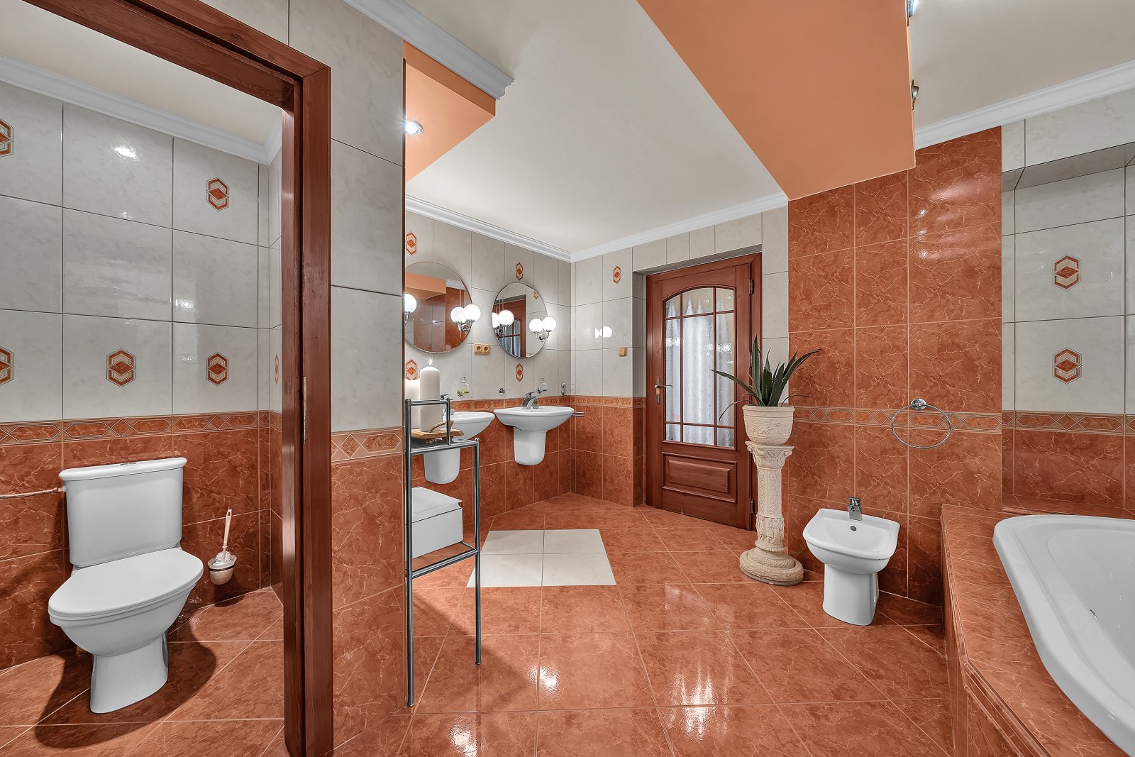 Rezervace: Zděný byt 3+1 (117m2), OV, vilová zástavba, se zahradou, Trutnov - ul. Janáčkova