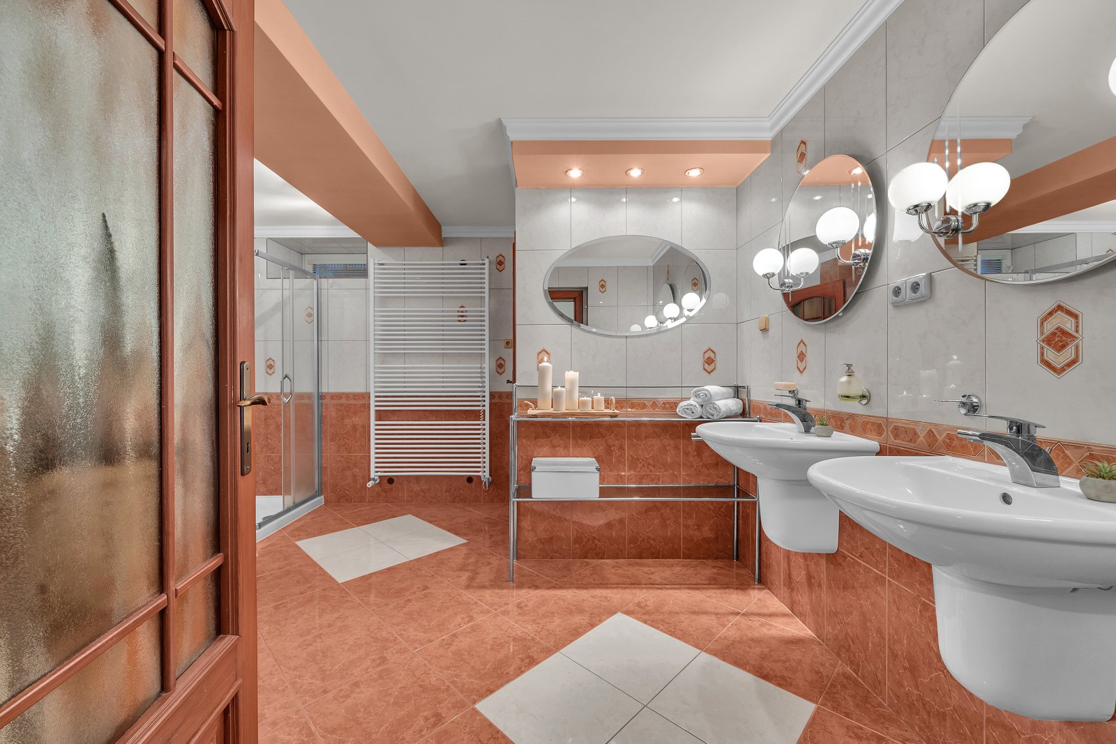 Rezervace: Zděný byt 3+1 (117m2), OV, vilová zástavba, se zahradou, Trutnov - ul. Janáčkova