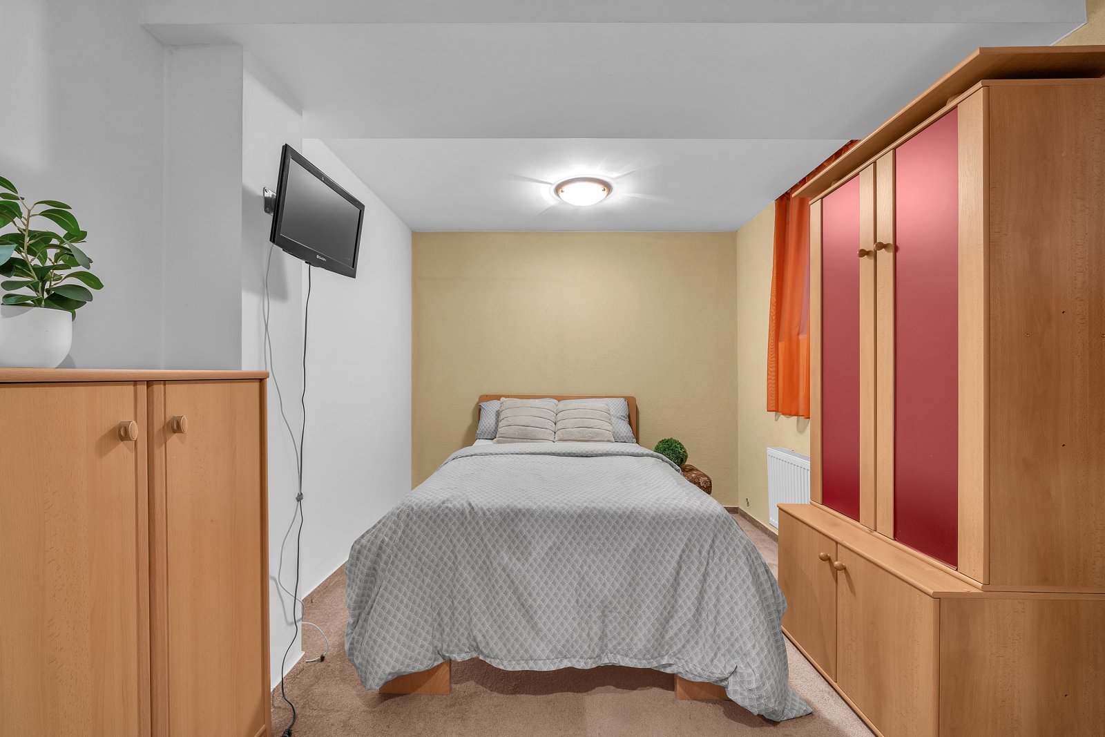 Rezervace: Zděný byt 3+1 (117m2), OV, vilová zástavba, se zahradou, Trutnov - ul. Janáčkova