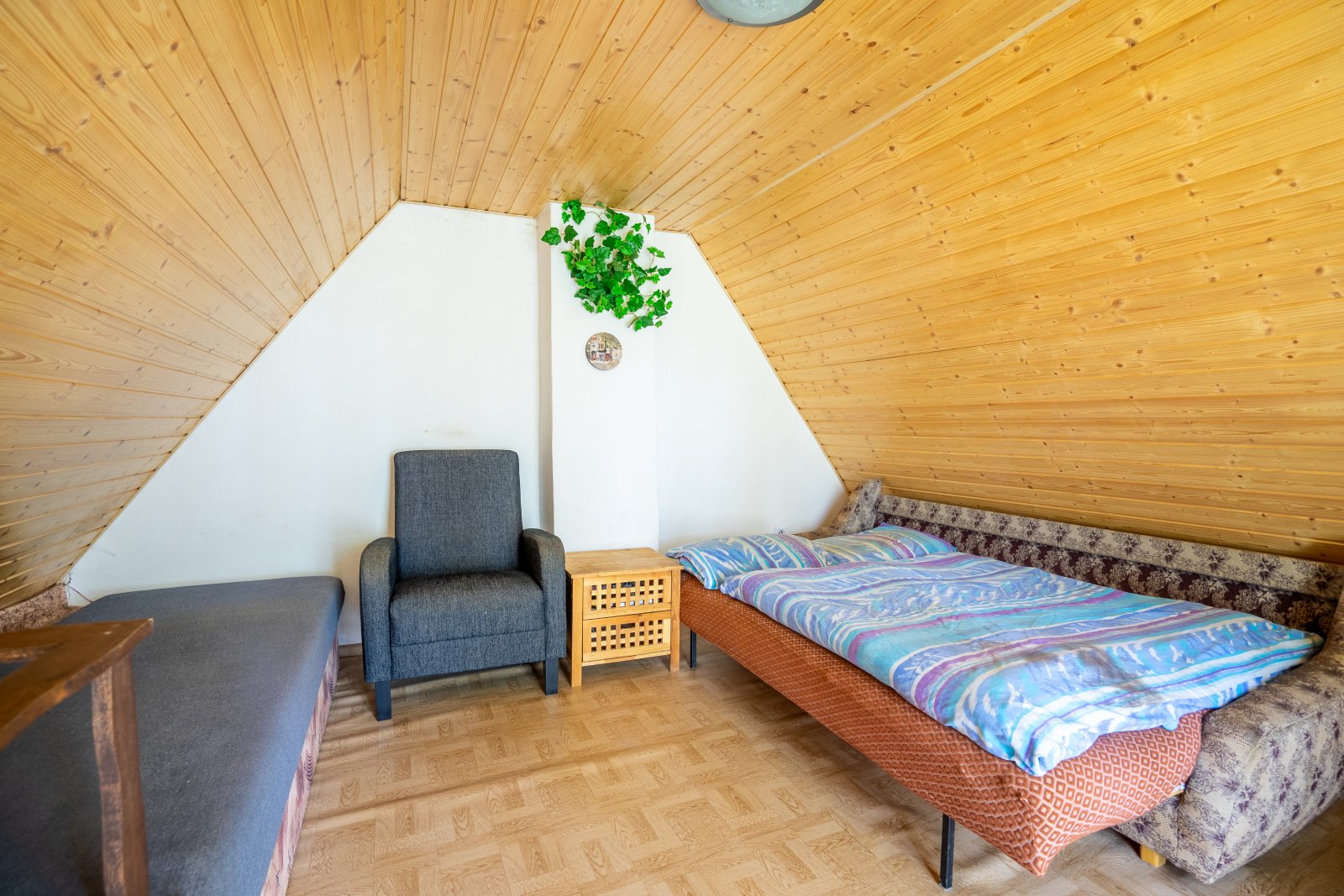 Rezervace: Zděná chata na vlastním pozemku - balkon, terasa, koupelna - Trutnov, Starý Rokytník