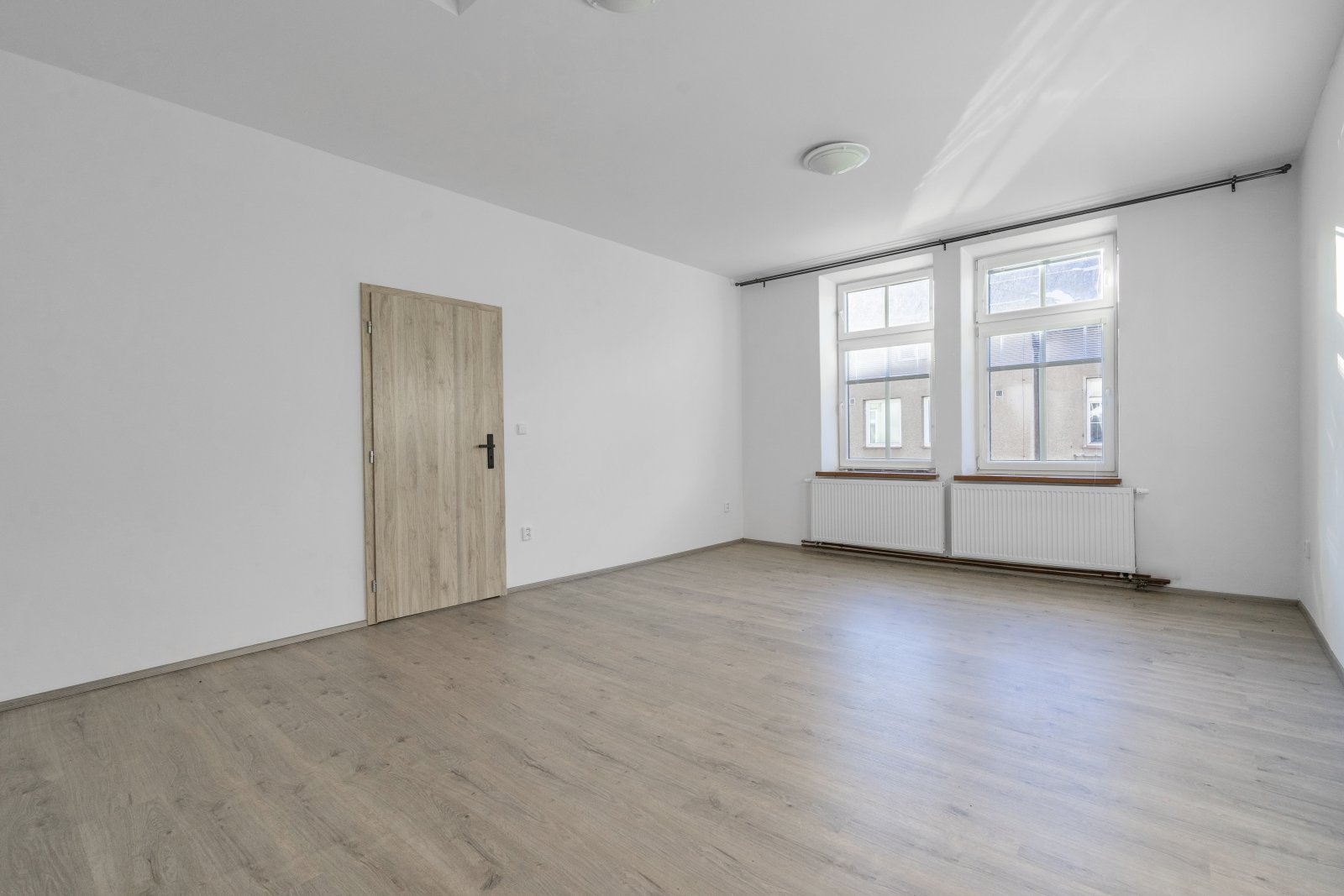 Zděný byt 2+kk po rekonstrukci, osobní vlastnictví, Trutnov - ul. Voletinská