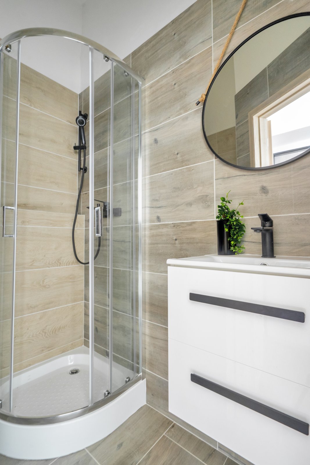 Zděný byt 2+kk po rekonstrukci, osobní vlastnictví, Trutnov - ul. Voletinská