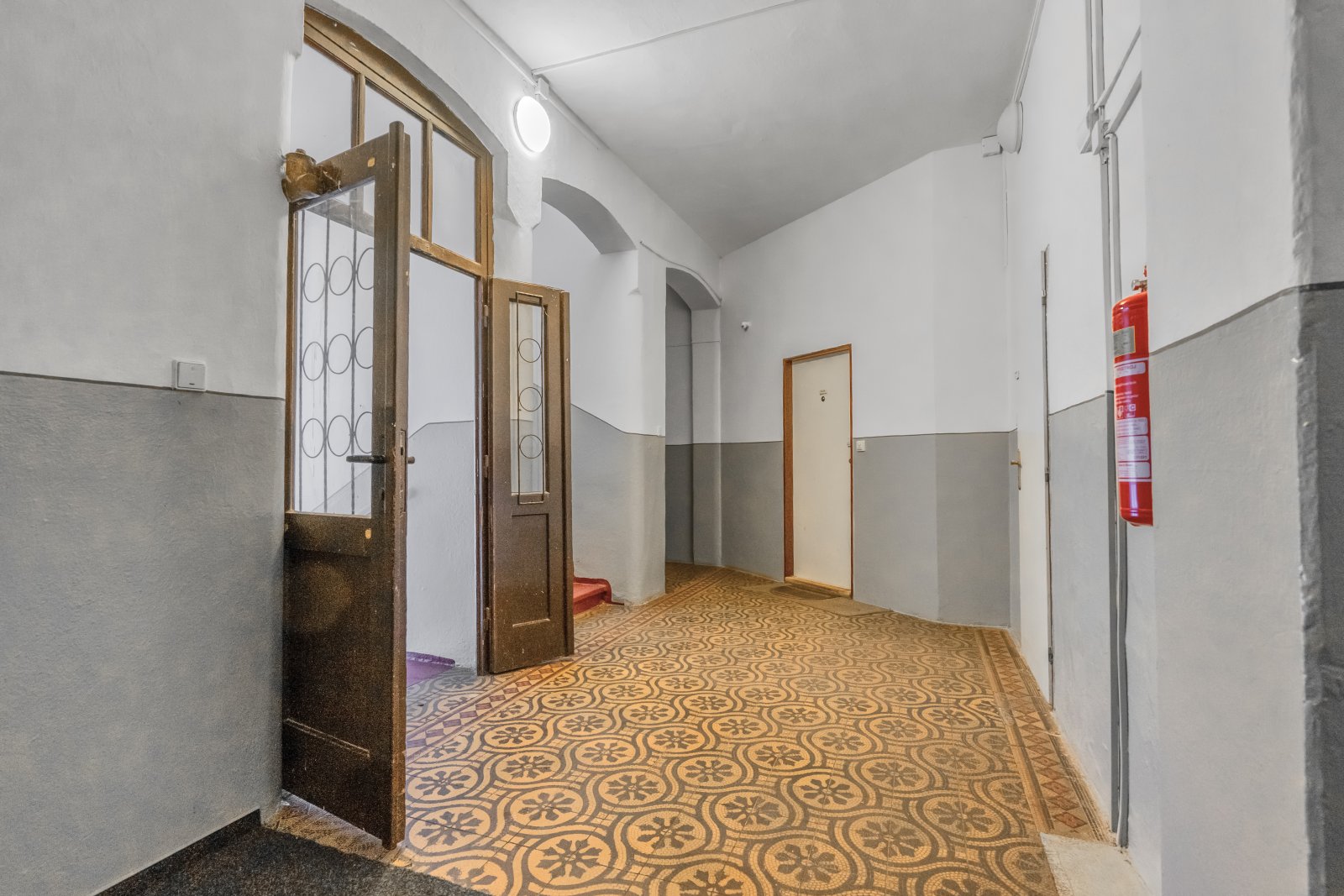 Zděný byt 2+kk po rekonstrukci, osobní vlastnictví, Trutnov - ul. Voletinská