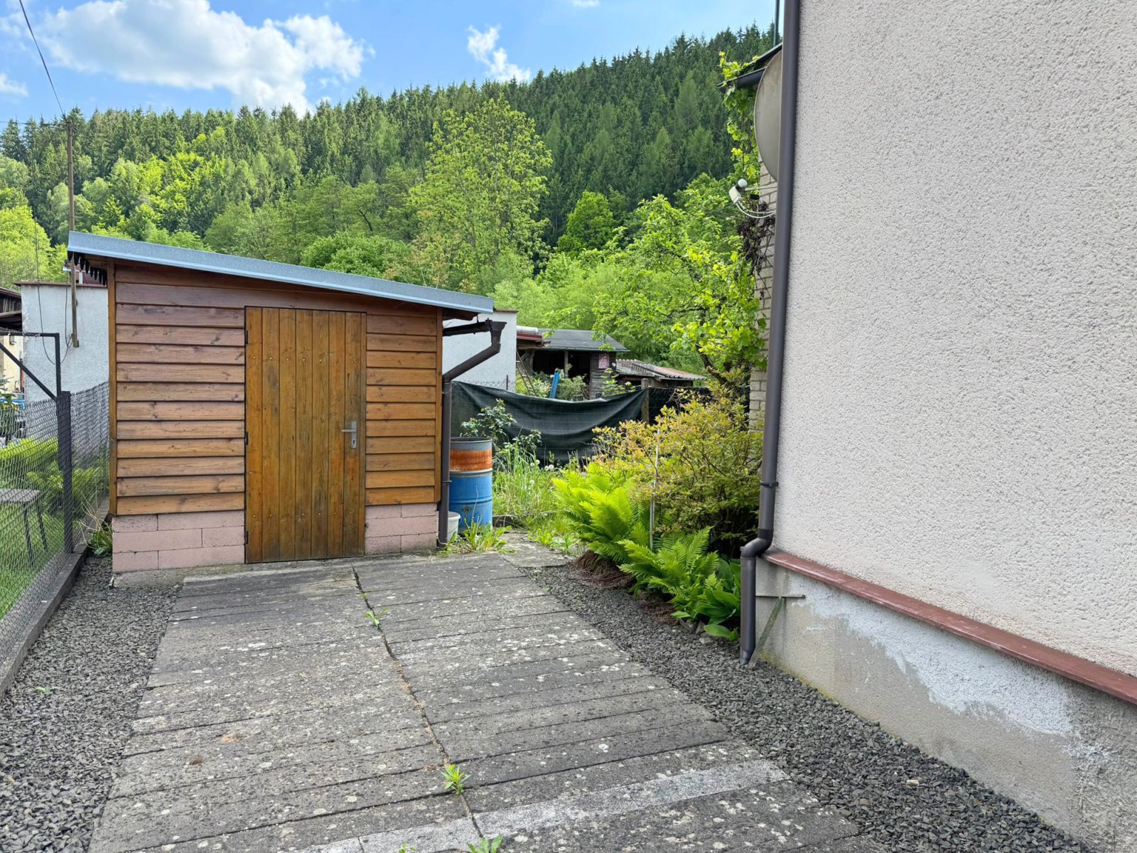 Rodinný dům 3+1 s balkonem a zahradou, Úpice, ul. Na Veselce