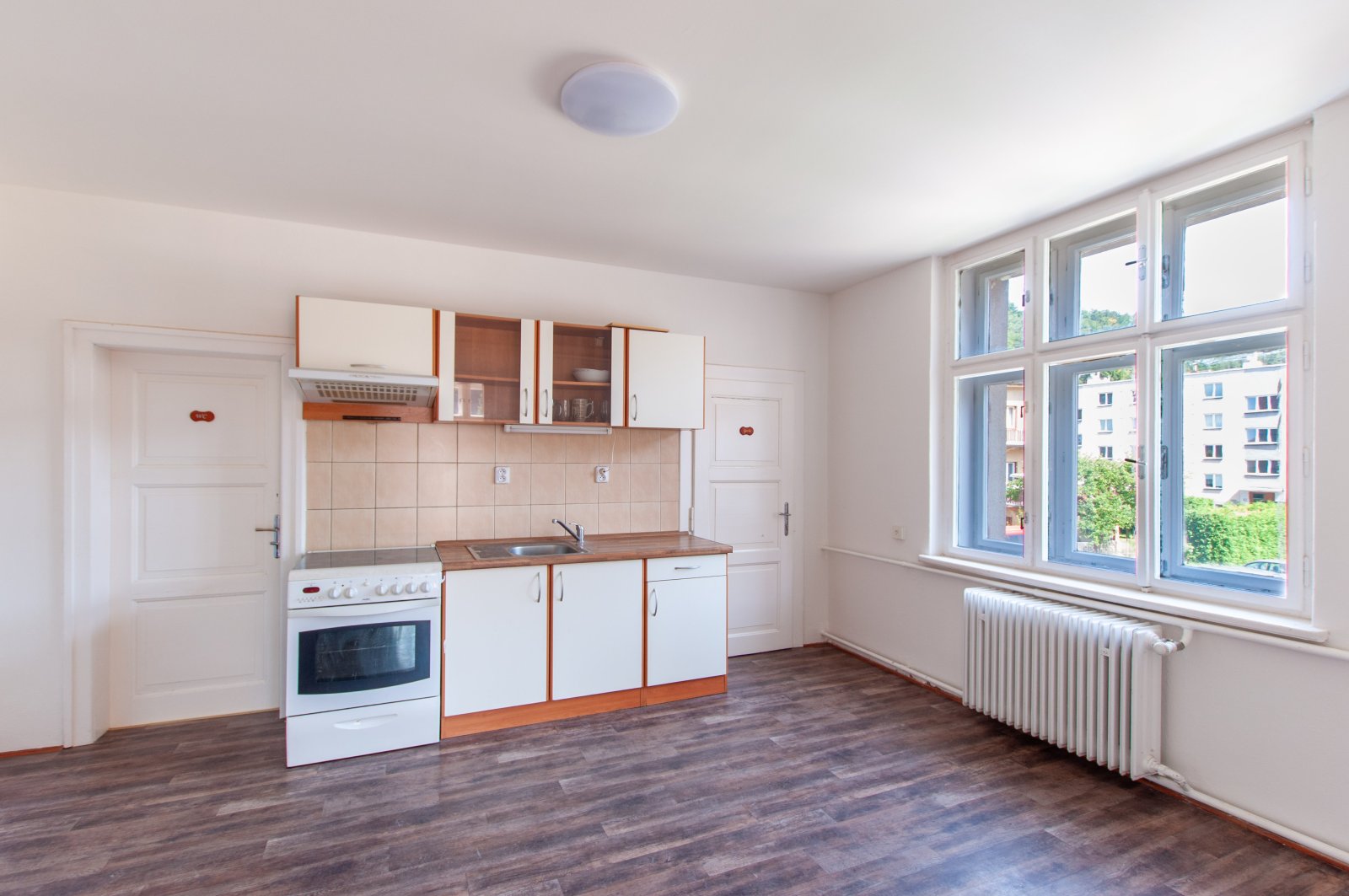 Bytová jednotka 3+1, balkon, zahrada - Úpice - Veselka