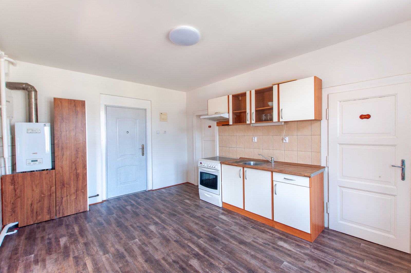 Bytová jednotka 3+1, balkon, zahrada - Úpice - Veselka