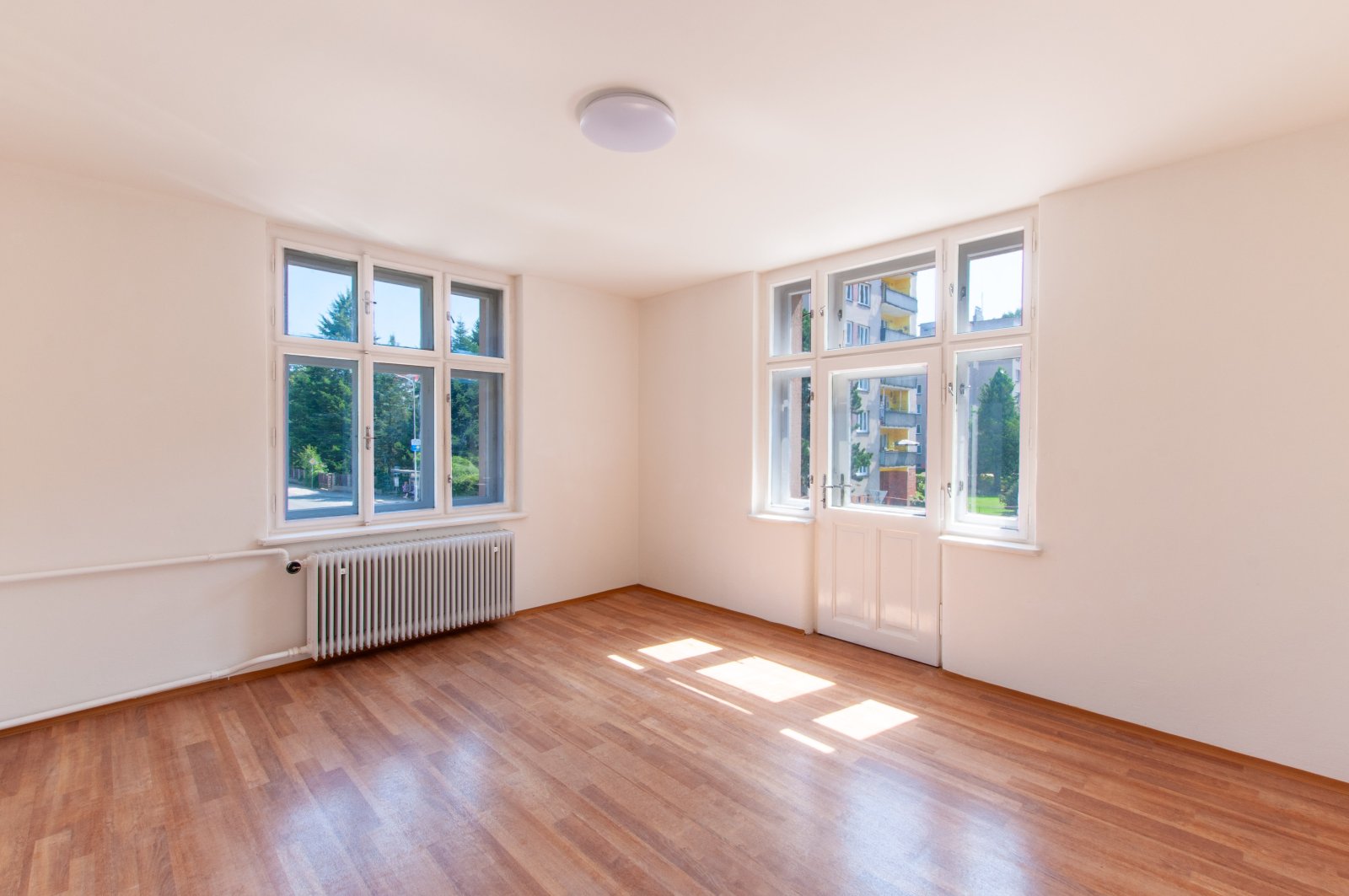 Bytová jednotka 3+1, balkon, zahrada - Úpice - Veselka