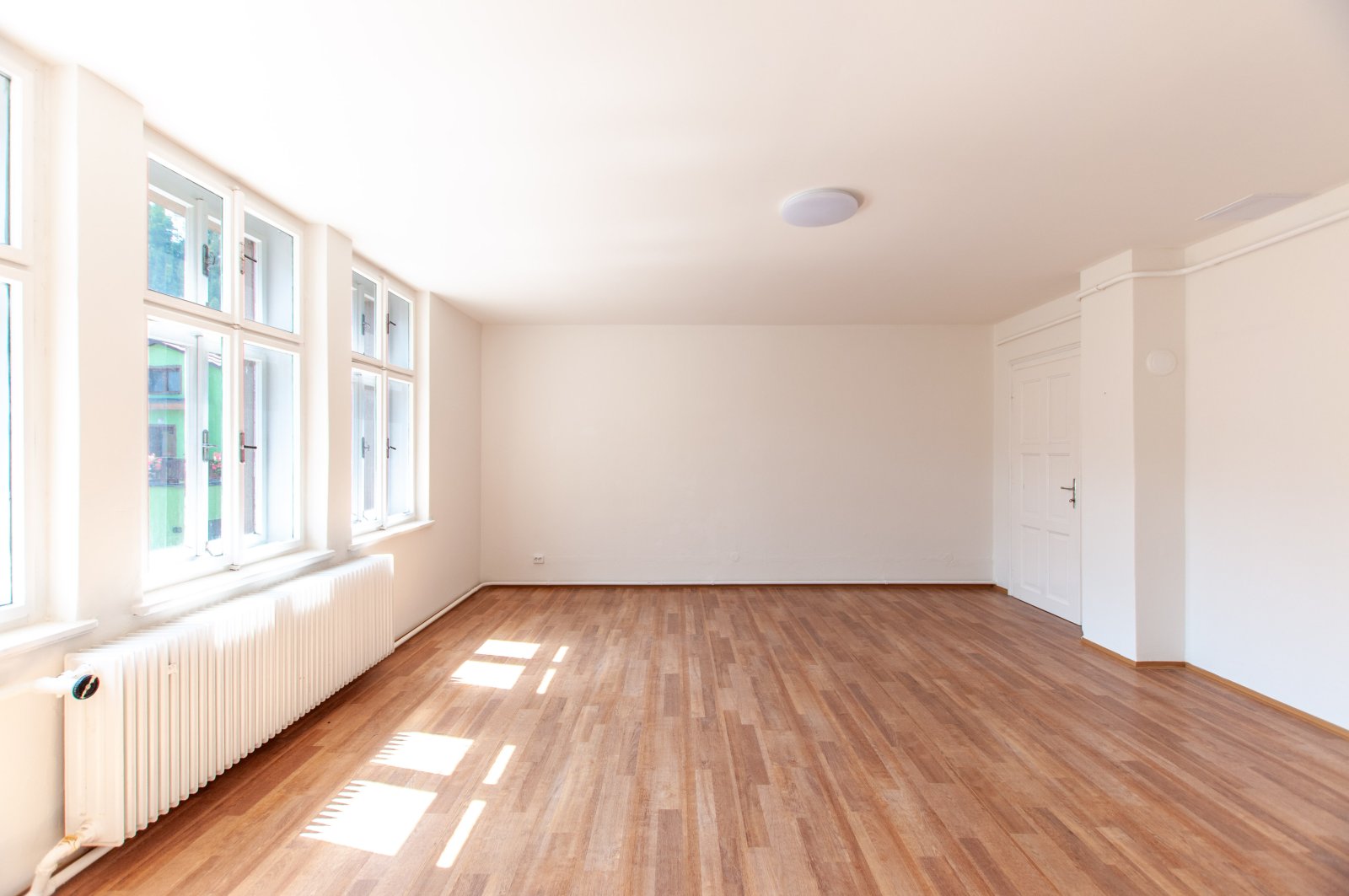 Bytová jednotka 3+1, balkon, zahrada - Úpice - Veselka