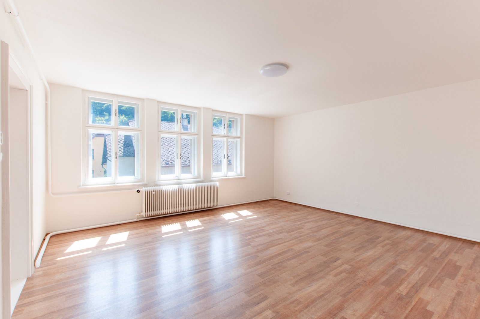 Bytová jednotka 3+1, balkon, zahrada - Úpice - Veselka