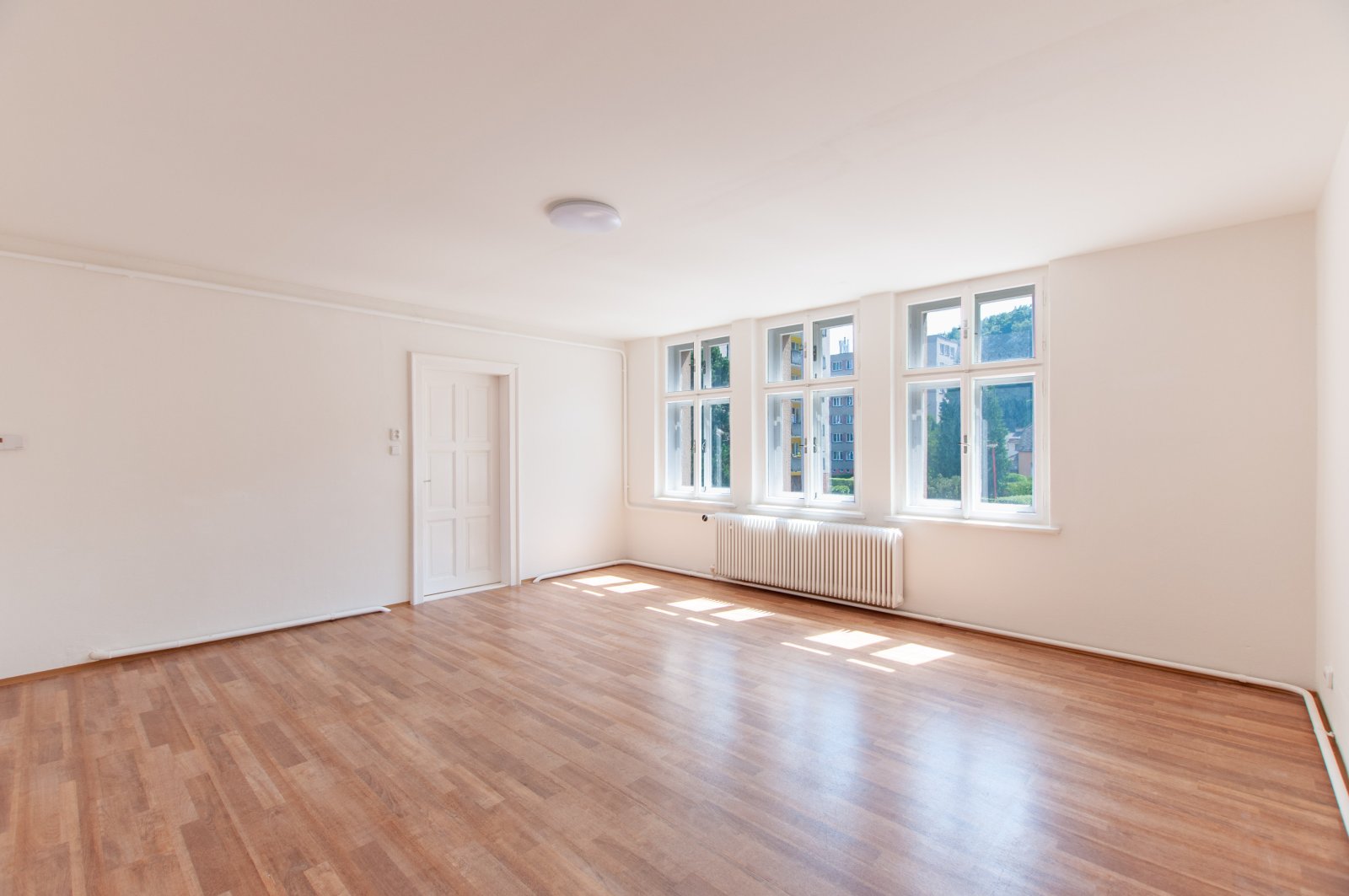 Bytová jednotka 3+1, balkon, zahrada - Úpice - Veselka
