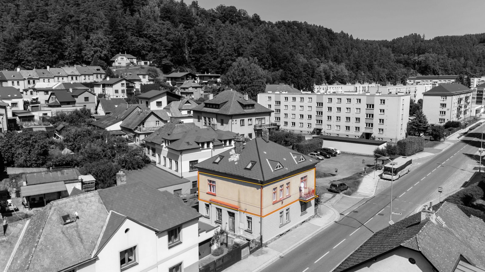 Bytová jednotka 3+1, balkon, zahrada - Úpice - Veselka