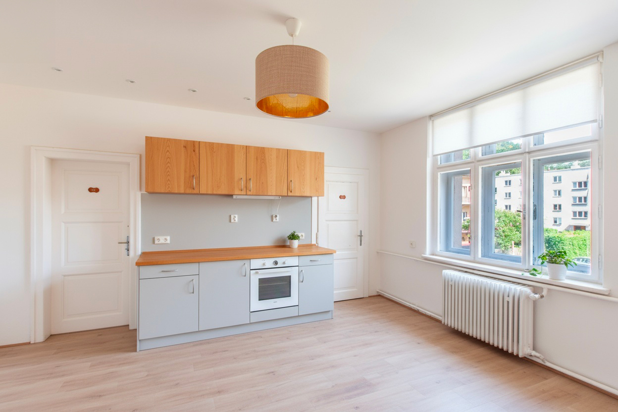 Bytová jednotka 3+1, balkon, zahrada - Úpice - Veselka