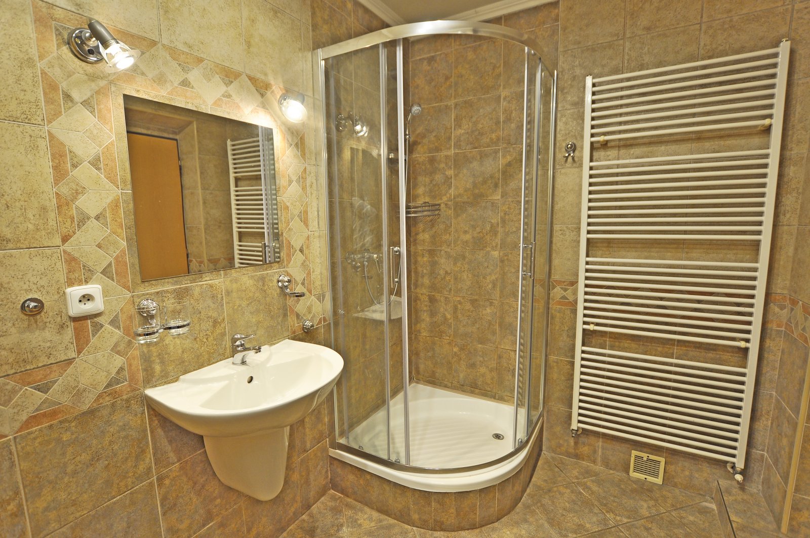 Podkrovní byt, 2+kk, Trutnov - centrum, ul. Polská