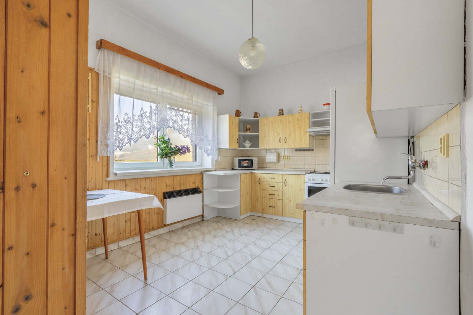 Rezervace: Rodinný dům se zahradou, dvougaráž, Havlovice, okres Trutnov