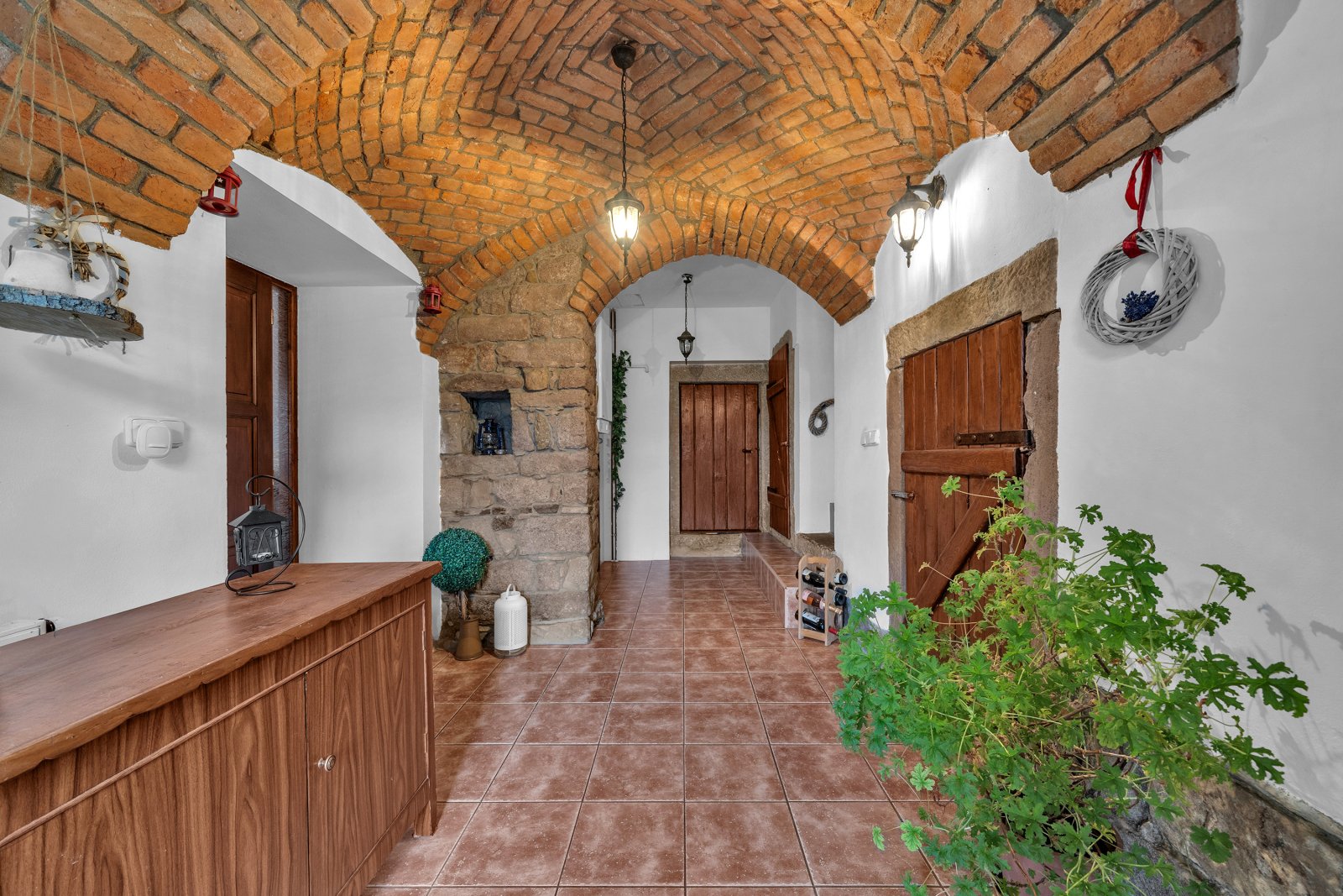 Rodinný dům 5+1 po rozsáhlé rekonstrukci, zahrada, zastřešené stání, Velké Svatoňovice, okr. Trutnov