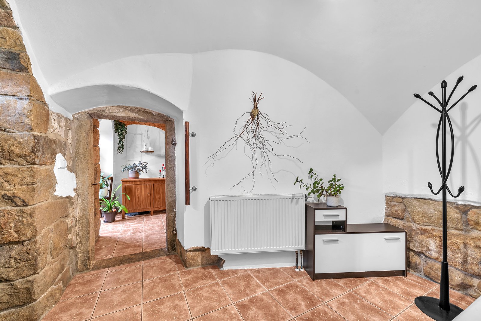 Rodinný dům 5+1 po rozsáhlé rekonstrukci, zahrada, zastřešené stání, Velké Svatoňovice, okr. Trutnov