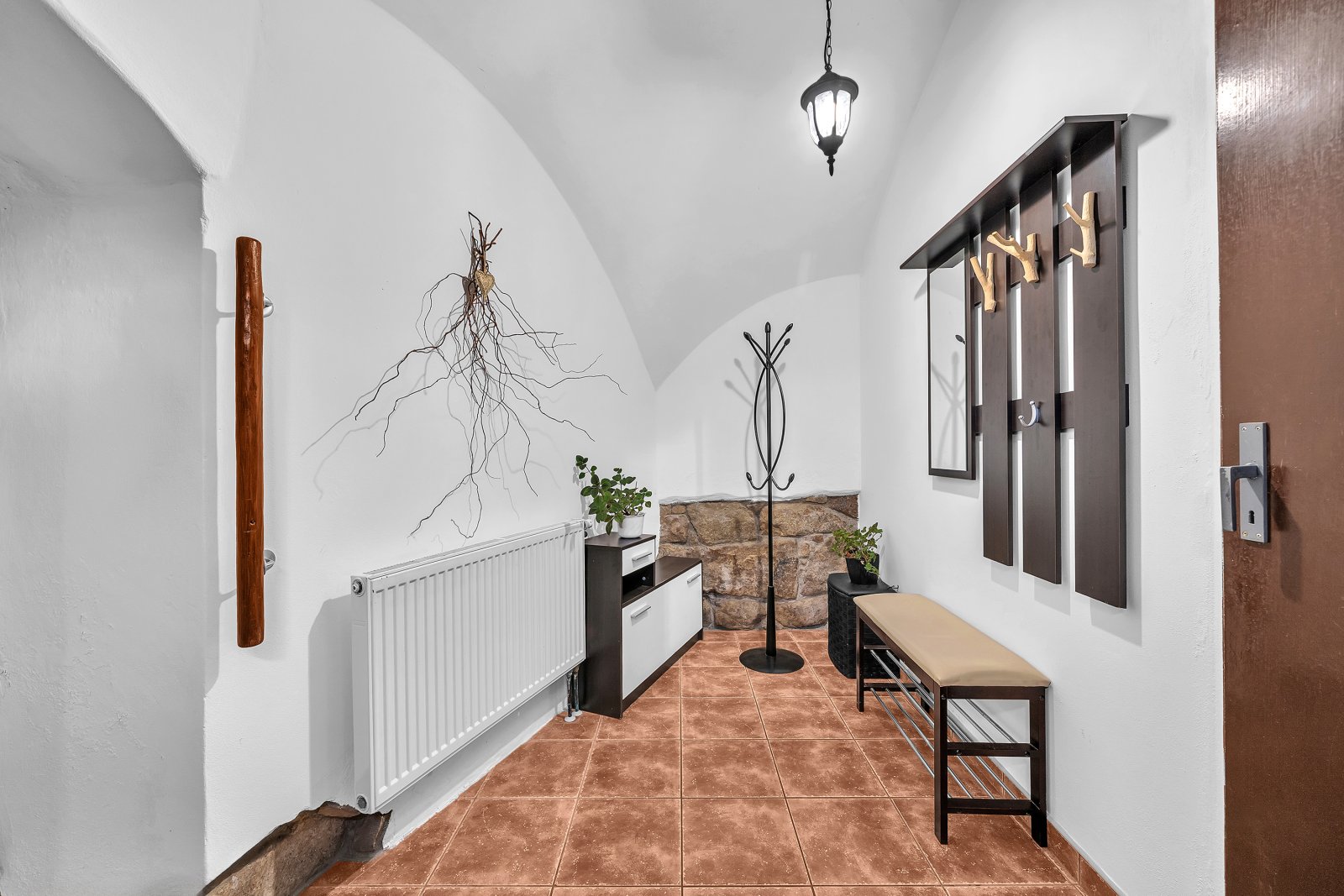 Rodinný dům 5+1 po rozsáhlé rekonstrukci, zahrada, zastřešené stání, Velké Svatoňovice, okr. Trutnov