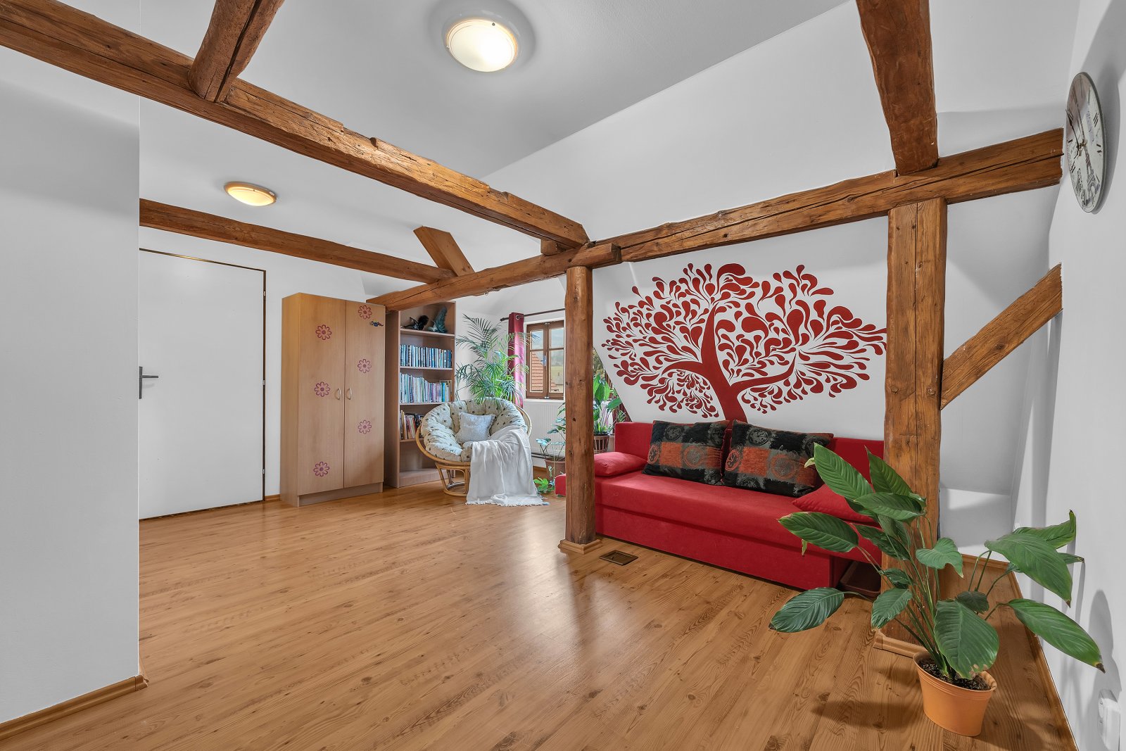 Rodinný dům 5+1 po rozsáhlé rekonstrukci, zahrada, zastřešené stání, Velké Svatoňovice, okr. Trutnov