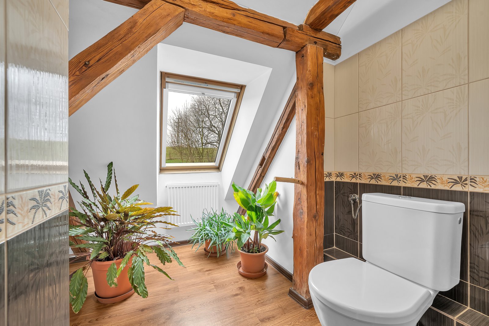 Rodinný dům 5+1 po rozsáhlé rekonstrukci, zahrada, zastřešené stání, Velké Svatoňovice, okr. Trutnov